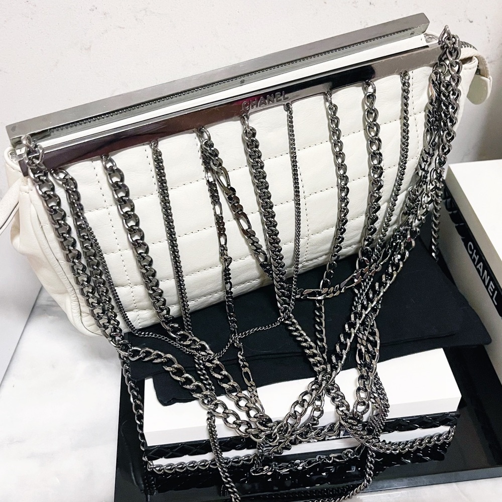 Authentic CHANEL 🦄🦄 Limited Edition RARE Multi Dripping Chains Bag / Clutch